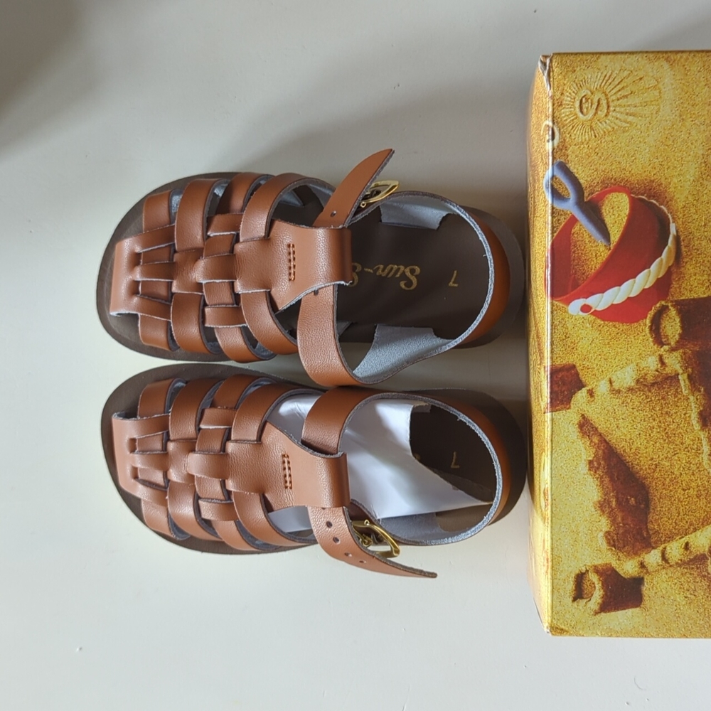 Saltwater sandals